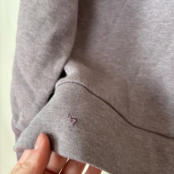 🎉4/30$🎉 Adidas Mauve Sweatshirt with Plaid Pocket – Size Medium - Picture 5 of 5